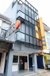 M Cabin Karawaci Hotel dekat AIRAJANEETA Store Shopee