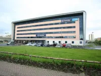 Travelodge London City Airport Hotel dekat Bandara London
