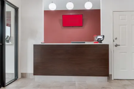 Red Roof Inn Houston - Spring North Отели рядом с достопримечательностью «Masjid Al Salam»