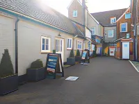 1777. at the Albion Hotel a Ferndown