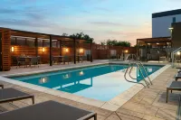 Courtyard Fresno Clovis فنادق في كلوفيس