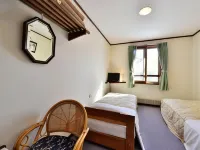 Kurumayama Kogen Guesthouse Urara - Mountain view
