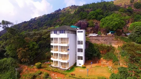 The Cliff Resort, Munnar