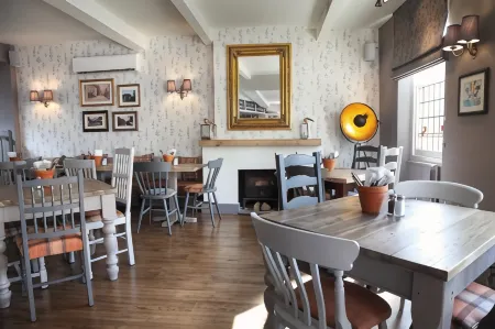 Flower Pot Hotel Отели в г. Шеппертон