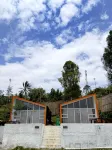 The Secret Hill Villa and Glamping Hotel di Kadudampit