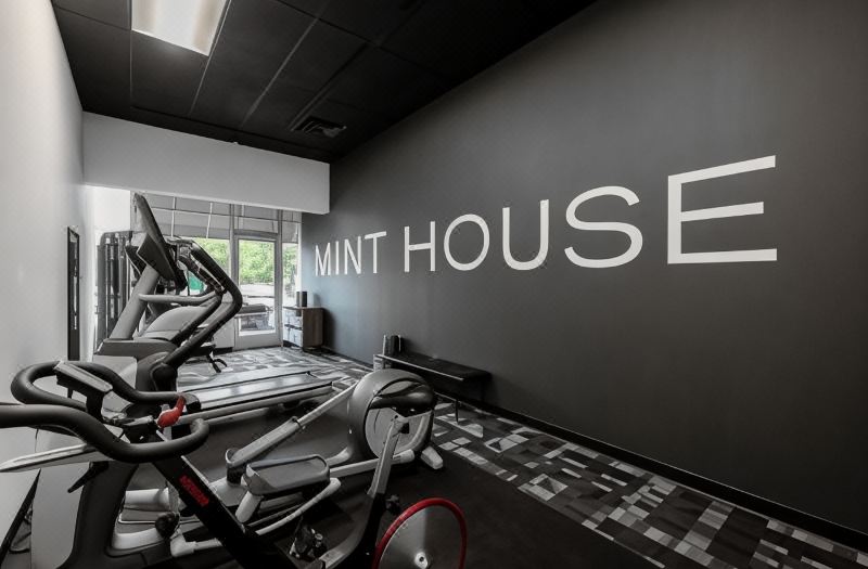 Mint House Greenville - Downtown photo 2