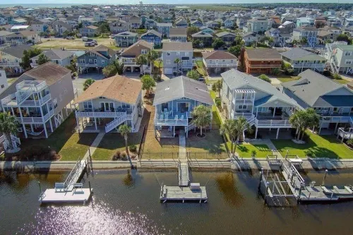 Canal Home in the heart of OIB