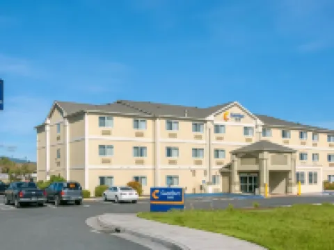 Comfort Inn Medford North Hotels near Rogue Valley International-Medford Airport