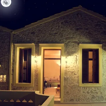 Porto Enetiko Suites