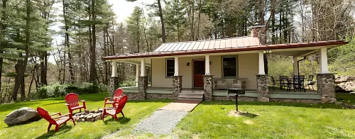 The Lehigh Cottage - Pocono Mountains get-away with gorgeous private waterfall!