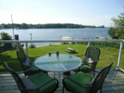 Bayside Inn & Waterfront Suites