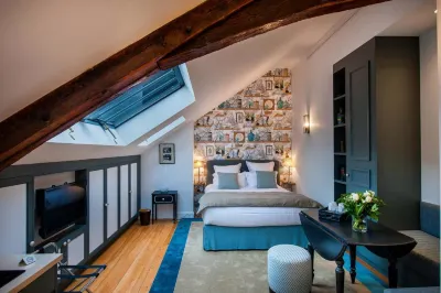 La Petite Folie : chambres de charme avec jolie jardin, massages, rue calme du centre-ville proche plage Normandie Hôtels à : Honfleur