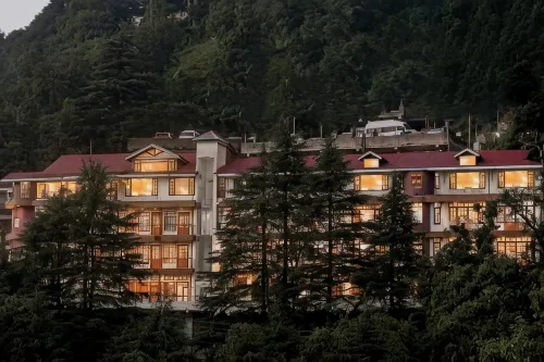 Pax Hotel Ark 150 Meters from Mall Road - Bjergudsigt