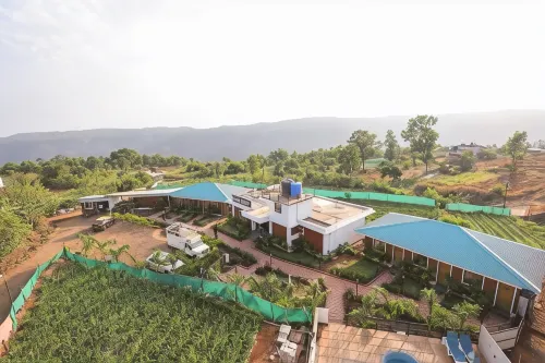 Hotel Green Exotica Mahabaleshwar - Mountain view