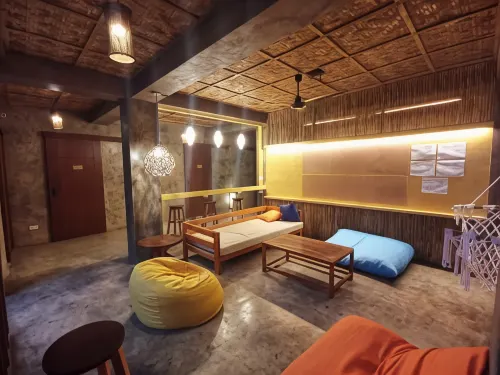 Hang Loose Hostel - Hostales