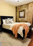 Cora Leigh’s Retreat-Exquisite Condo with Downtown H’ville at your front door!