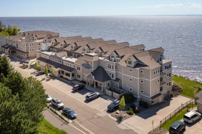 Beacon Pointe on Lake Superior Hotels near Duluth International Airport