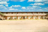 Kings Court Motel Hotels in Cold Lake South