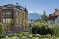 InnsbruckHomes at Botanical Garden Hotels in 