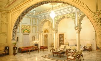 Hotel Arya Niwas