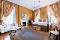DuPont Mansion Bed & Breakfast Hotels in Louisville
