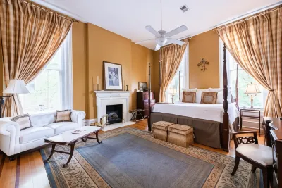 DuPont Mansion Bed & Breakfast Hotels in Louisville