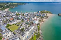 Top Sail - Beautiful Apartment, Minutes Walk to Beach and Town Centre Hotel a Tenby