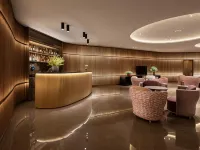 ยูโรสตาร์ อาลิอาดอส โรงแรมใกล้โบสถ์การ์โม