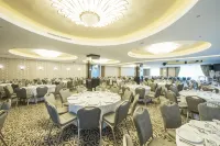 Ramada by Wyndham Gemlik - С баром