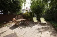 Tooting Rooms by DC London Rooms Hotels in Mitcham