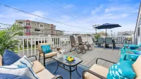 Spacious Private Deck and Modern Amenities - Inviting Coastal Retreat Hotel a Wildwood Crest