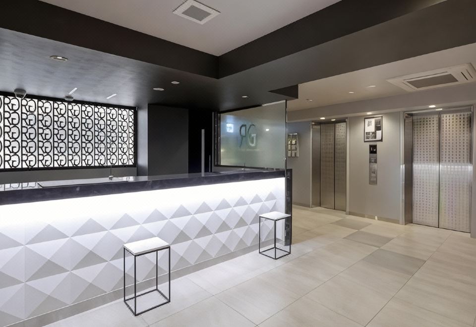 그린 리치 호텔 구라시키 에키마에의 깔끔한 외관