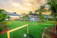 Grand 6BR Escape: Resort Pool, Beach & Mini Golf