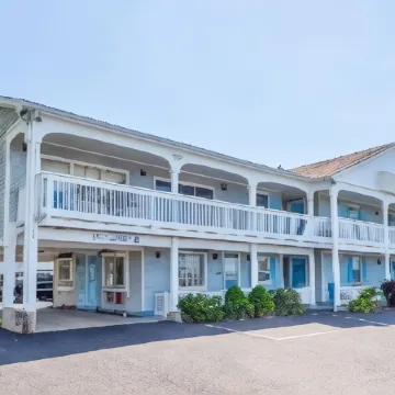 Travelodge by Wyndham Cape Cod Area