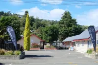 Castles Motel & Driftwood Motel