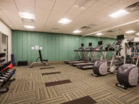 ホリデイ イン エクスプレス クイーンズベリー - レイク ジョージ エリア by IHG クイーンズベリーのホテル