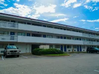 Motel 6 Memphis, TN - Downtown Hotels near 706 Union Ave