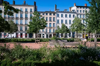 Bayard Bellecour Hotels near Flower Tree