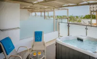 Golden Bay Beach Hotel - Hot Springs