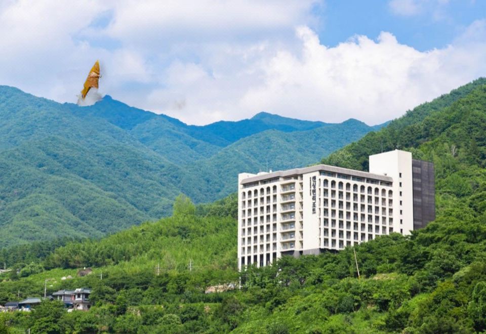 켄싱턴리조트 지리산하동의 지리산 뷰 전경