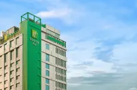 홀리데이 인 다카 시티 센터, 안 IHG 호텔  호텔