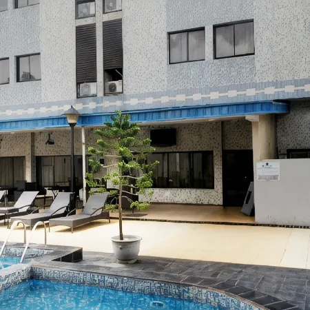 Owu Crown Hotel - Regular