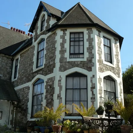 Ashleigh House