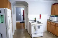 3-bedroom house in charming Martinsburg with AC, WiFi. Enjoy your stay Hotel a Martinsburg