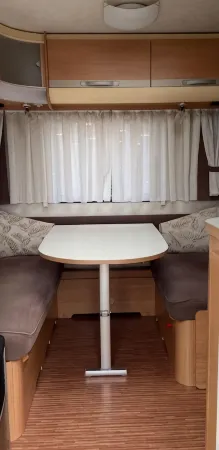 Belgian Ardennes lovely 4-person caravan Отели в г. Сент-Юбер