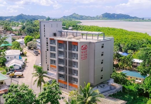 웨스트 플라자 호텔 수영장