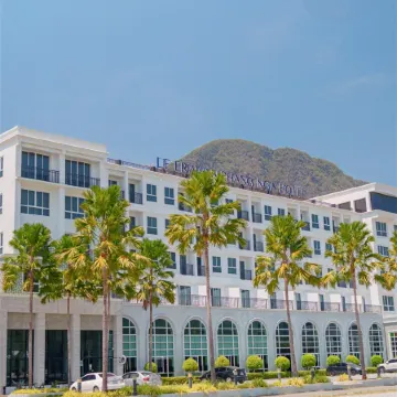 Le Erawan Phang Nga Hotel Отели рядом с достопримечательностью «Пирс Тхадан»