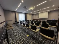 Holiday Inn BOGOTA AIRPORT by IHG - 4 звезды