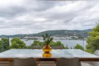 Core Luxury Suites - Gæstehus