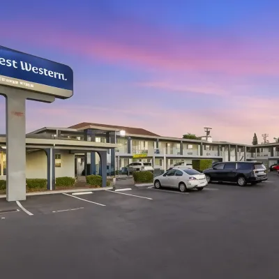 Best Western Orange Plaza Hotel dekat Stadion Angel